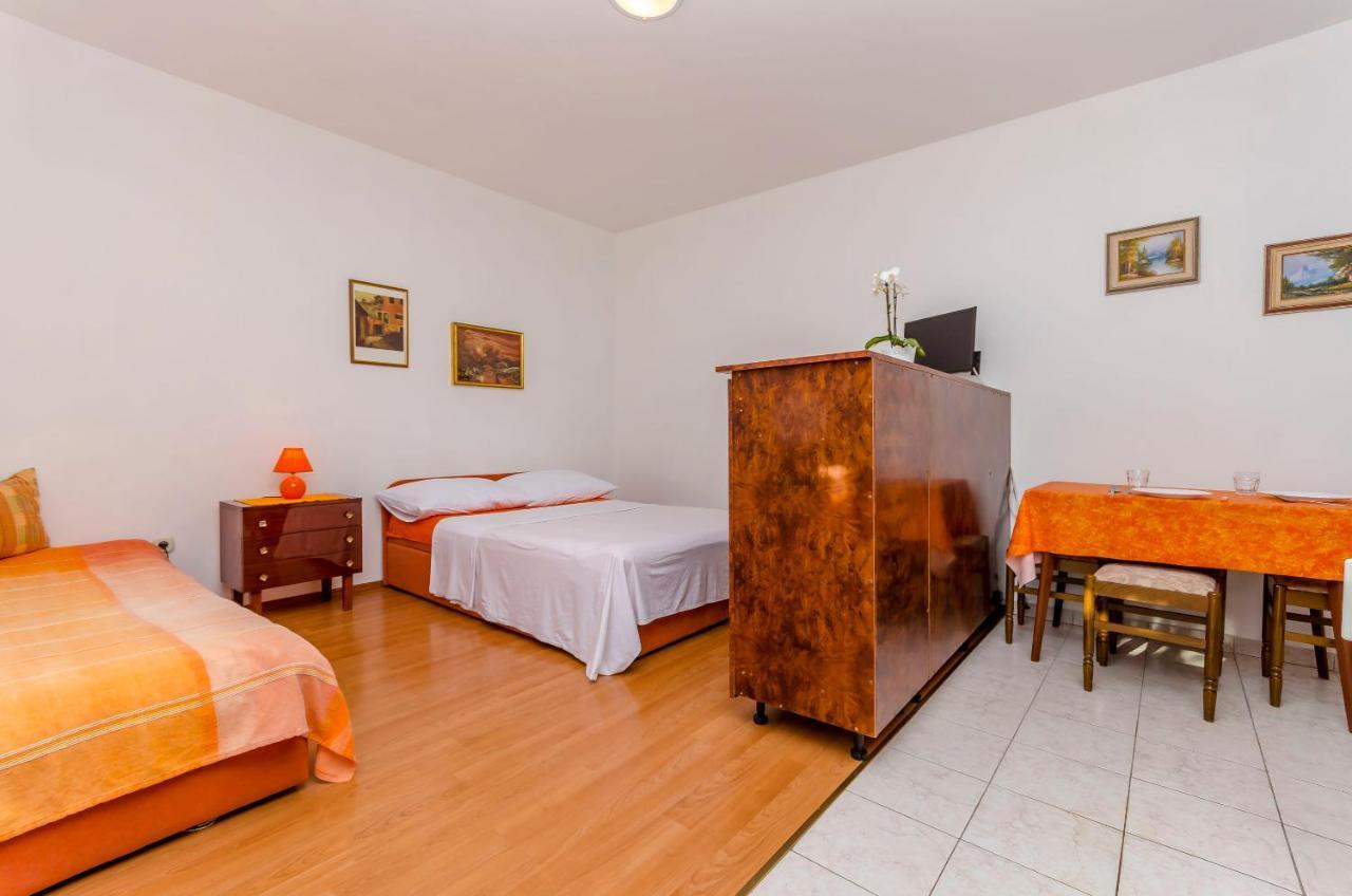 Apartments Tomislav โตรกีร์ ภายนอก รูปภาพ