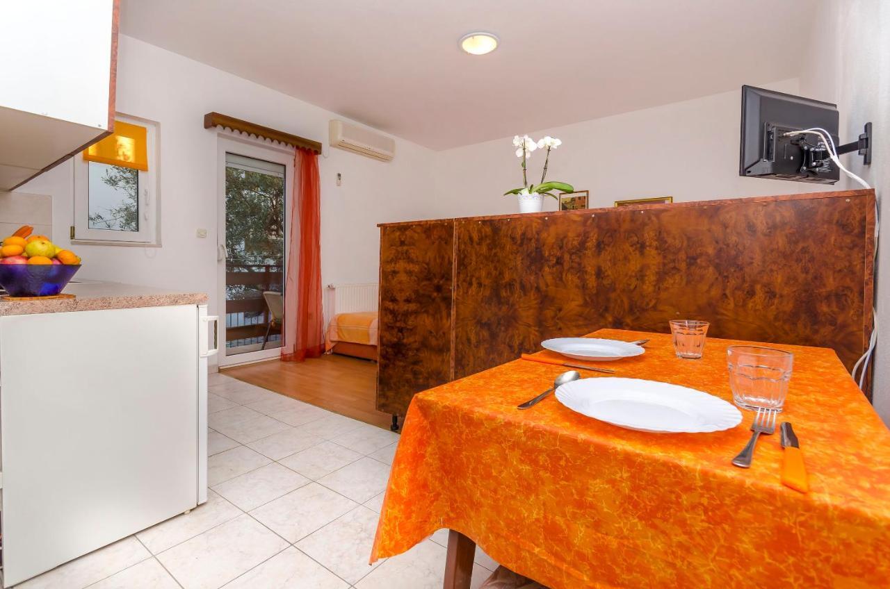 Apartments Tomislav โตรกีร์ ภายนอก รูปภาพ