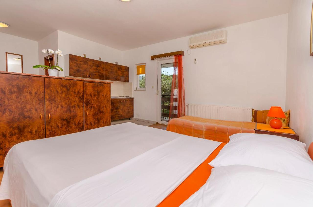 Apartments Tomislav โตรกีร์ ภายนอก รูปภาพ